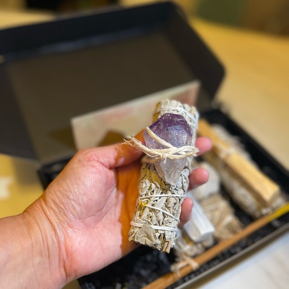 NWT Crystal-Infused Sage Smudge Sticks Gift Box Set - Picture 7 of 7